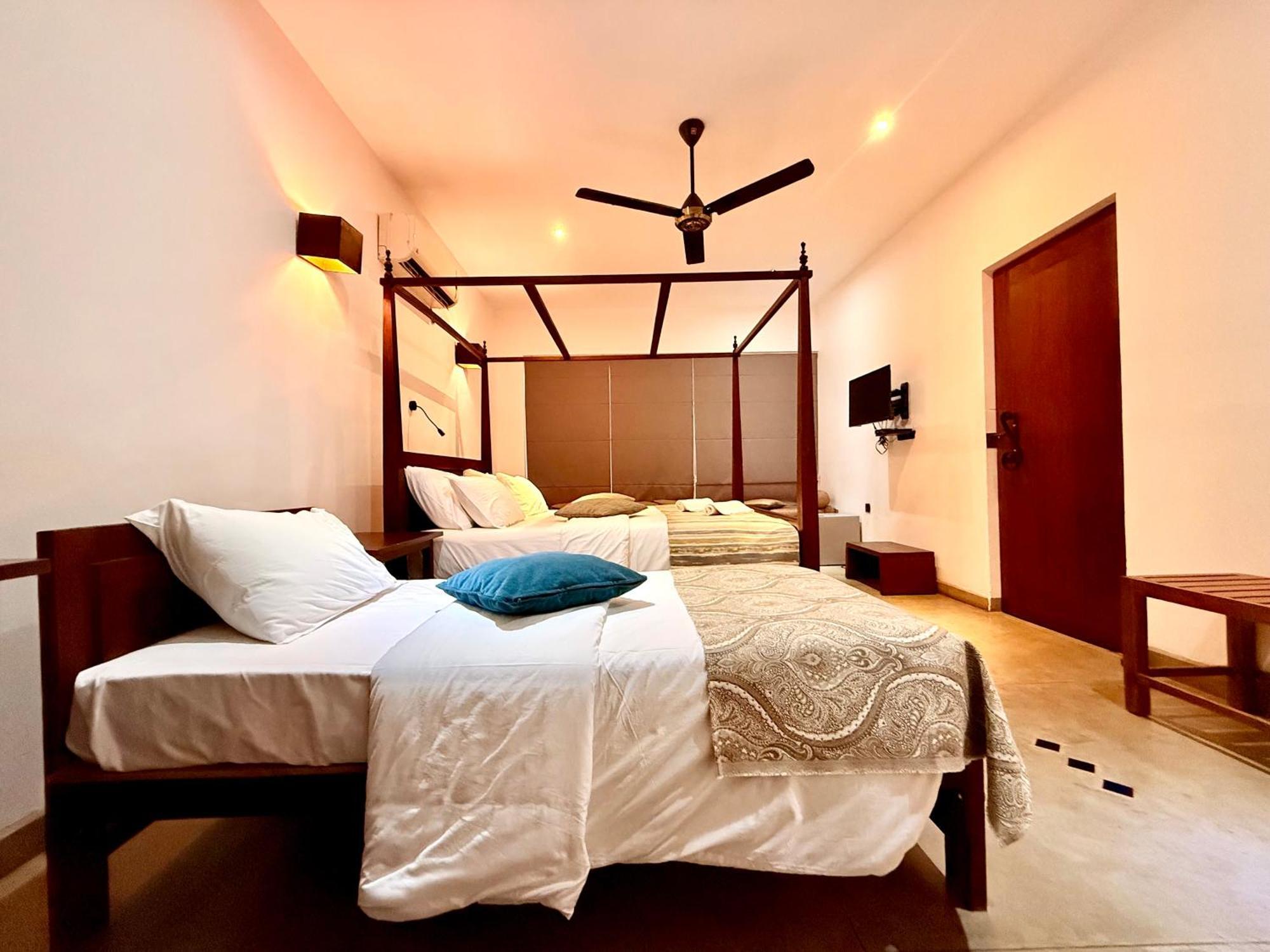 Coza Ceylon Hotel Dehiwala-Mount Lavinia Exterior photo